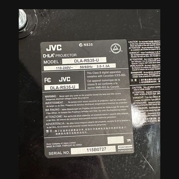 JVC Professional DLA-RS35-U Home Cinema Projectorw remote - Picture 8 of 9